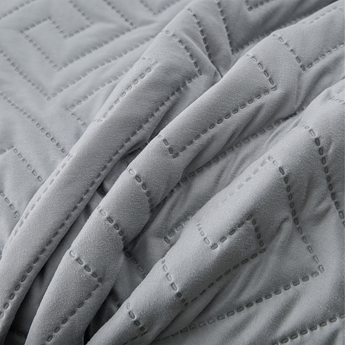Quilted Sofa Cover One-Piece Cushion Slipcover with Anti-Slip Elastic Band – Pet-Friendly Scratch-Resistant Washable Removable Furniture Cover for Living Room Bedroom Hotel Home Decor