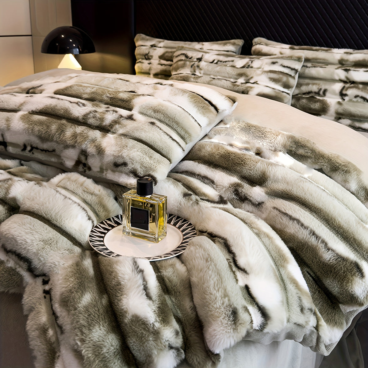 Faux Rabbit Fur Throw Blanket – Double Layer, Thick & Warm, Fluffy Luxury Blanket in Gradient Colors | 3 Sizes: 40x60, 60x80 & 90x108 Inch | Cozy for Sofa, Bedroom & Living Room | Perfect Winter Gift