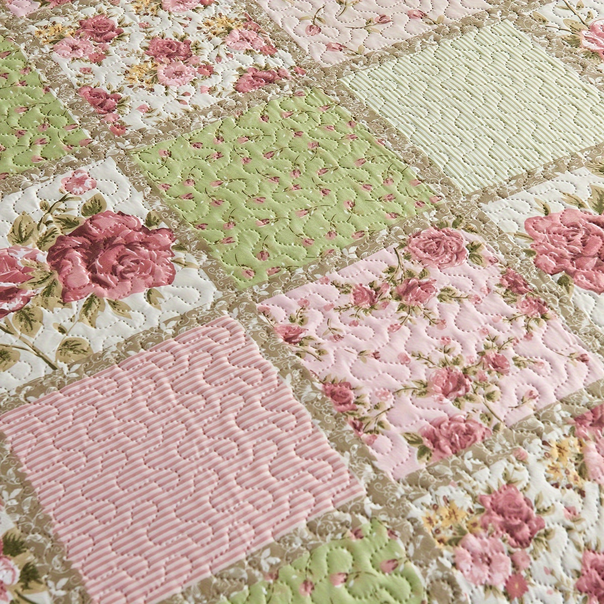 Patchwork Quilt Set 3-Piece Boho Reversible Coverlet Queen King Size Soft Lightweight Bedspread with 2 Pillow Shams All-Season Floral Stripes Bedroom Decor
