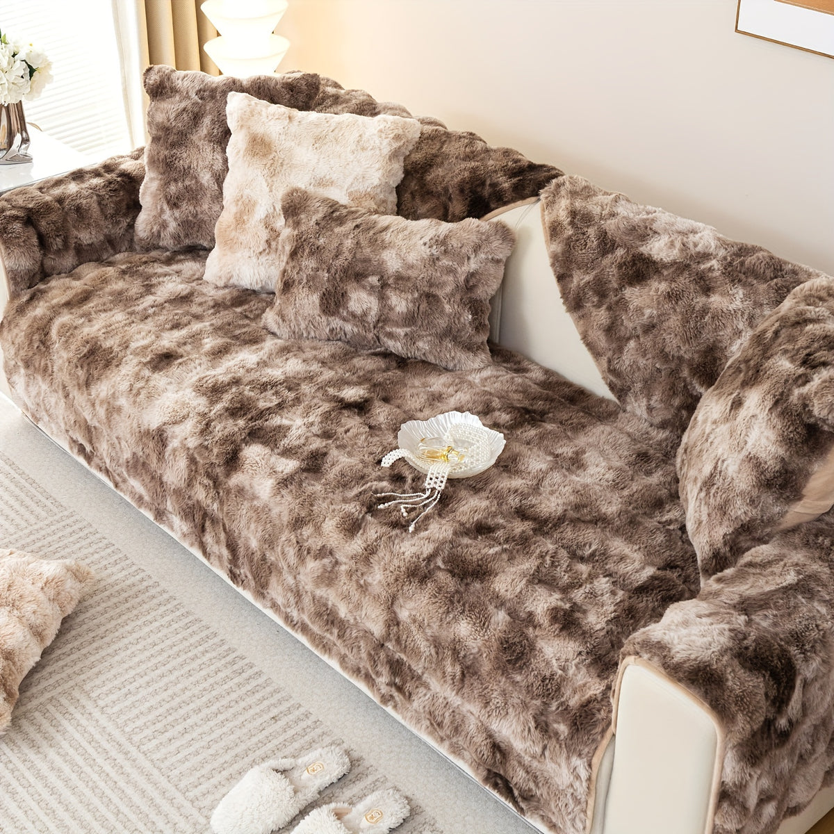 Faux Lamb Fluffy Sofa Cover Modern Gradient – Thick Plush Pet-Friendly Polyester Sofa Protector, Machine Washable 450-500g Fabric for Single, Double, Triple & Combination Sofas