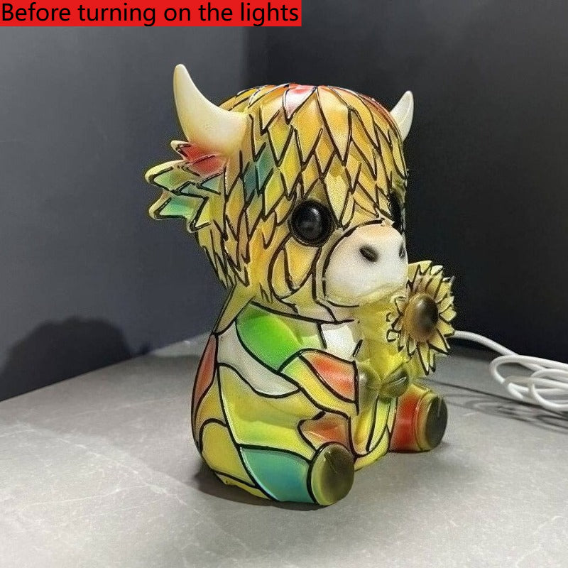 Sunflower Highland Cow Table Lamp – Warm-Toned Whimsical Light-Up Cow Statue Bedside Lamp & Tabletop Decoration, Perfect Gift for Animal Lovers & Home Decor