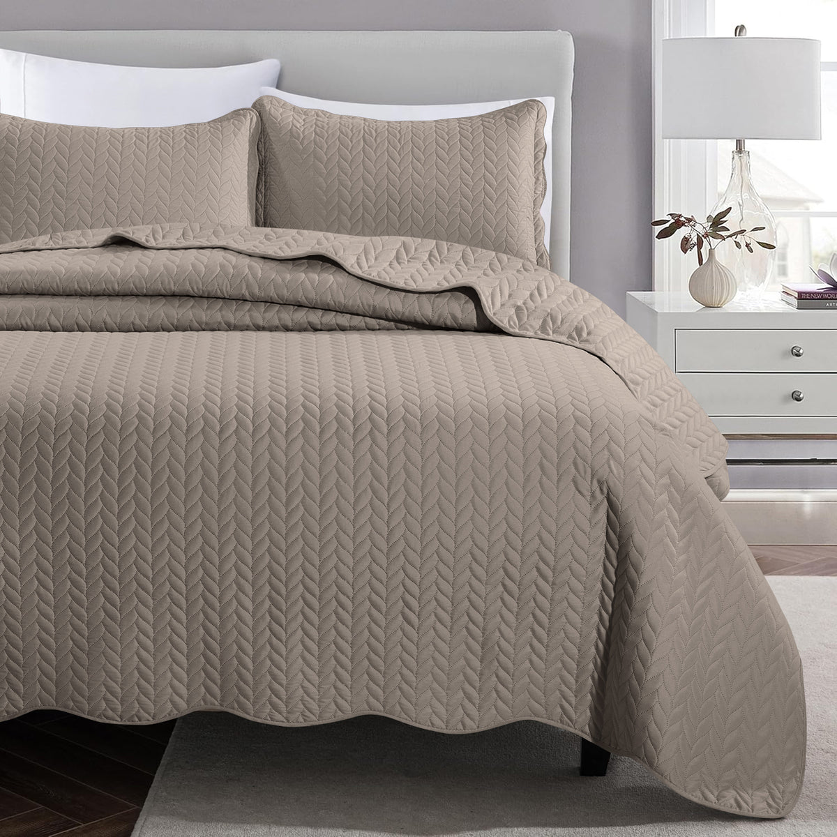 Microfiber Quilt Bedspread Set All Season Lightweight – Soft Breathable Quilted Coverlet Twin Full Queen King 16 Colors Machine Washable