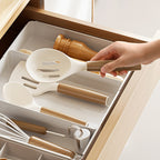 Expandable Kitchen Utensil Drawer Organizer Tray with Adjustable Dividers – Multiple Compartments for Forks, Spoons, Knives & Chopsticks, Durable Plastic, Extra Large 4-Direction Extension for Home Kitchen