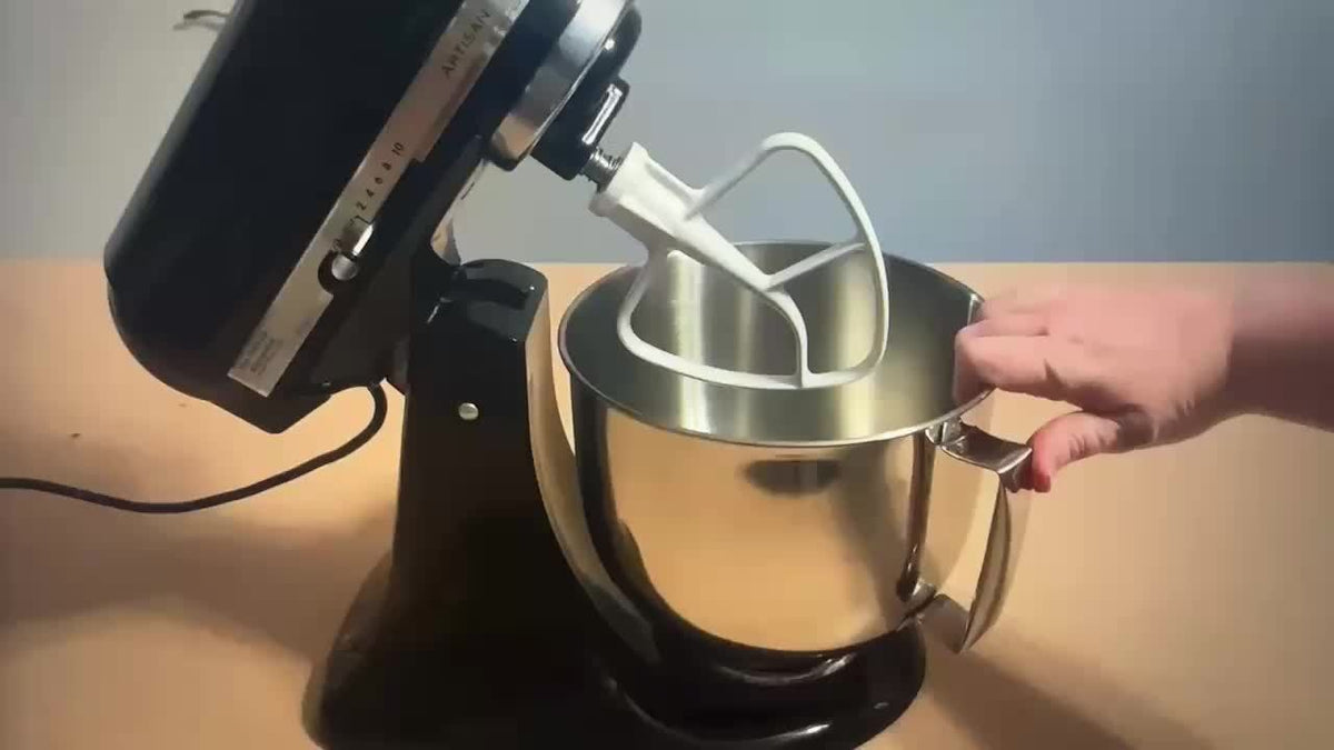 5Qt Stainless Steel Mixer Bowl – KitchenAid Artisan & Classic 4.5-5QT Compatible, Oven-Safe 304 Steel with Ergonomic Handle & Spill-Resistant Lid