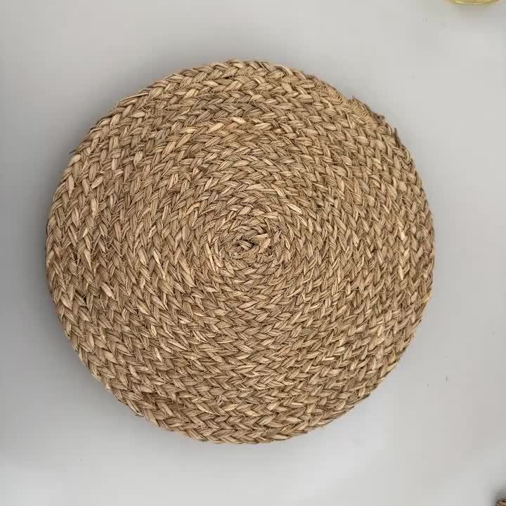 6pcs Natural Rattan Round Placemats 11.8in Heat Resistant Non-Slip Bohemian Wicker Table Mats for Dining Wedding Christmas Thanksgiving