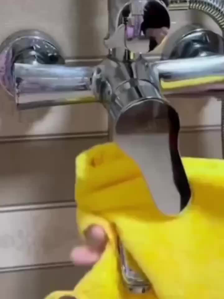 Bathroom Cleaner Spray with Sponge, Deep Cleaning & Stain Removal for Tiles & Fixtures, Removes Soap Scum & Water Marks, Lemon Scent Fresh Shiny Finish