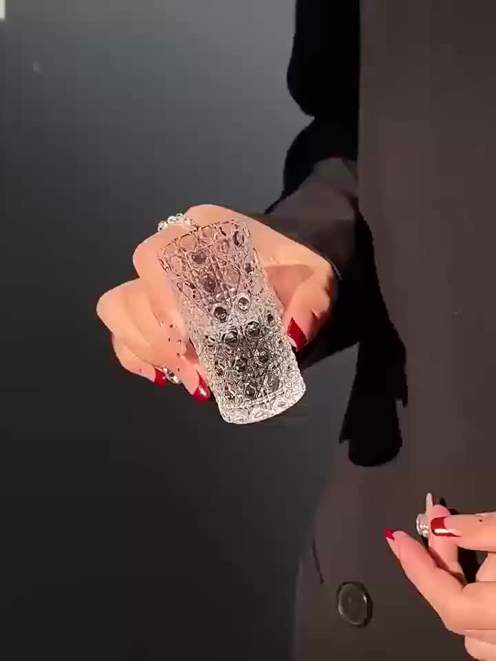 Diamond Engraved Shot Glasses Set of 4 or 6 – Elegant Crystal-Look Mini Spirit Glasses for Vodka, Whiskey & Cocktails – Reusable Party Barware
