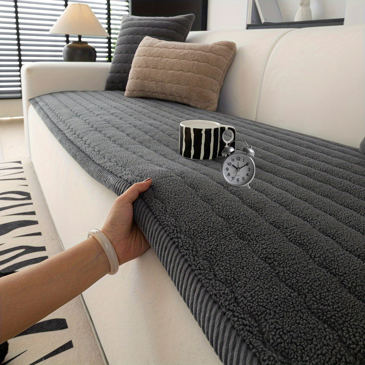 Plaid Sofa Protector Thickened Non-Slip Machine Washable Stretchable Pet Friendly - Sofa Cover for Living Room Bedroom Office Loveseat 4 Seater 6 Colors