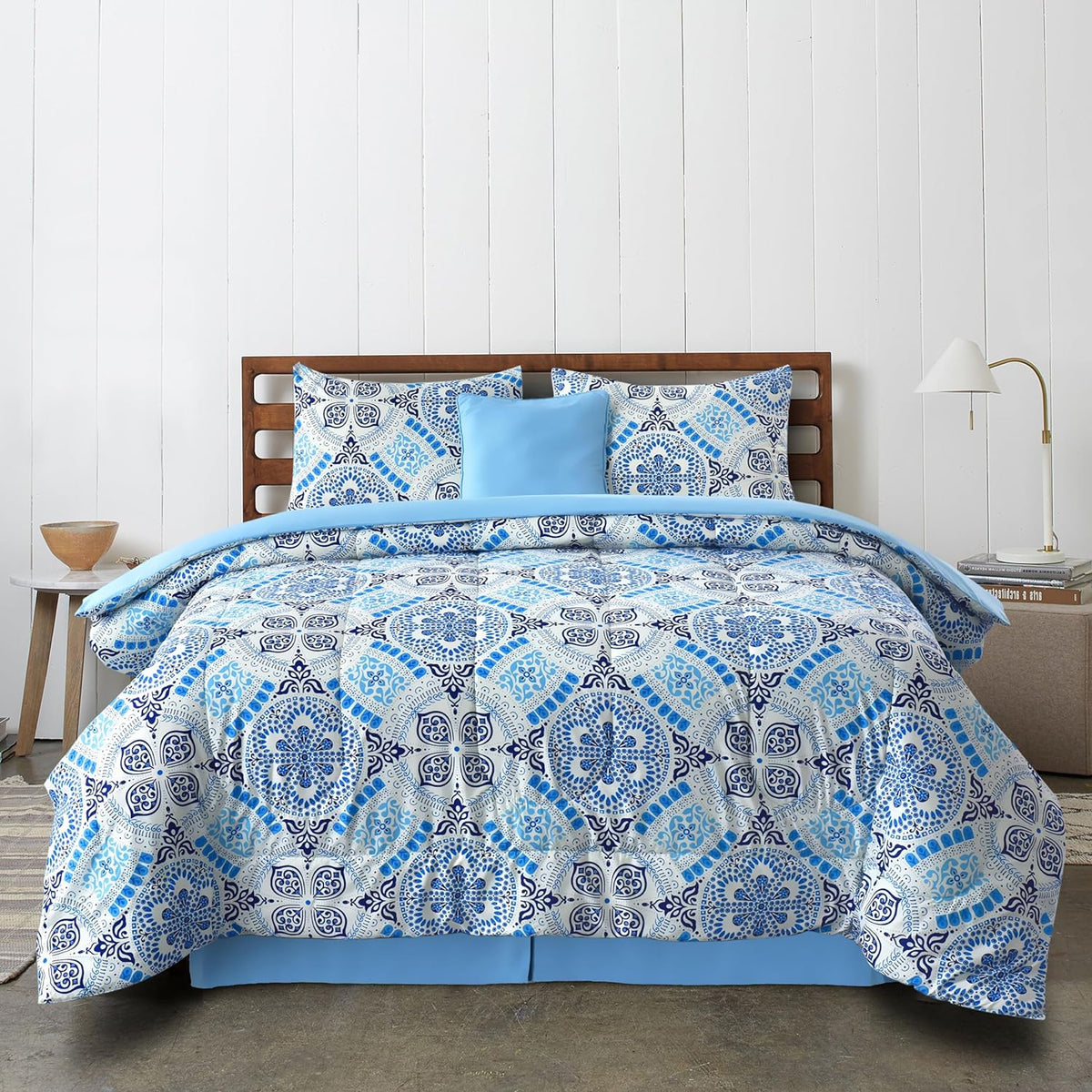 5-Piece Comforter Set – Reversible Quilted Down Alternative Bedding Set with Pillow Shams, Bed Skirt & Cushion | All Season | Twin, Queen, King