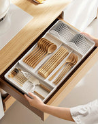 Expandable Kitchen Utensil Drawer Organizer Tray with Adjustable Dividers – Multiple Compartments for Forks, Spoons, Knives & Chopsticks, Durable Plastic, Extra Large 4-Direction Extension for Home Kitchen