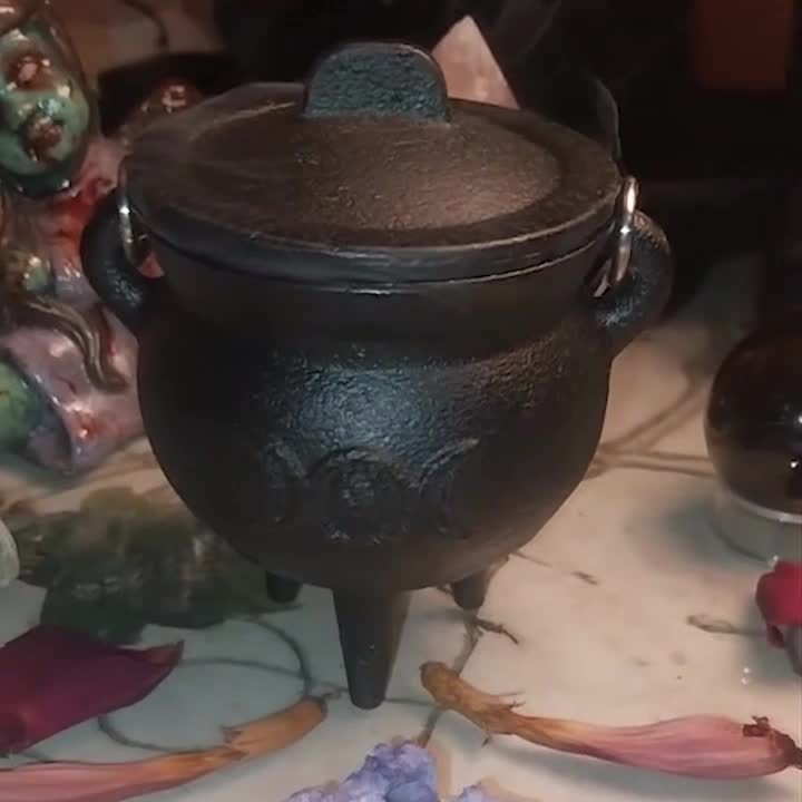 Cast Iron Cauldron with Lid & Carry Handle – Pentagram & Triple Moon Witchcraft Cauldron for Incense Burning, Candles, Spells, Halloween Decoration & Ritual Supplies