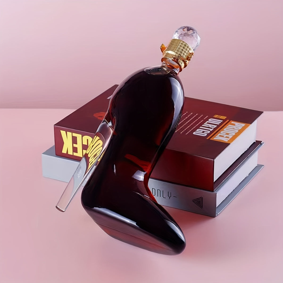 High-Heel Shoe Decanter – Handmade Lead-Free Crystal Glass with Stopper, 750ml Transparent Glossy Wine Decanter for Kitchen, Dining & Home Decor, Valentine’s Day & Holiday Gift