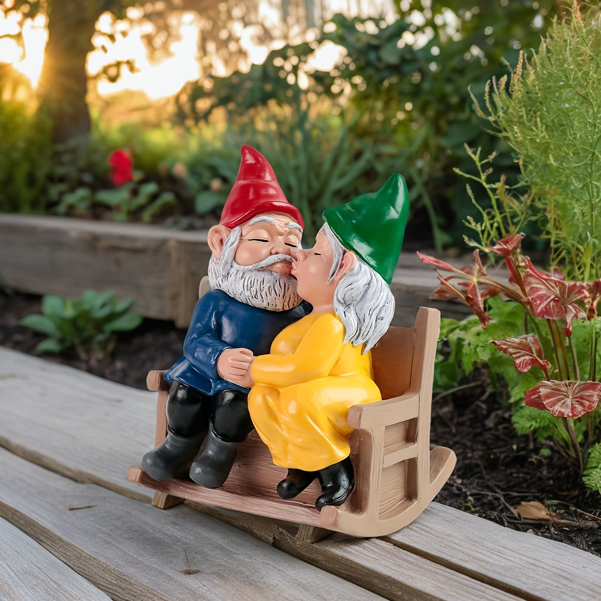 Kissing Couple Gnome Statue – Cute Garden Gnome Figurine for Indoor & Outdoor Decor | 5"L x 3.5"W x 6"H Romantic Gnome Sculpture | Valentine's Day, Wedding & Anniversary Gift