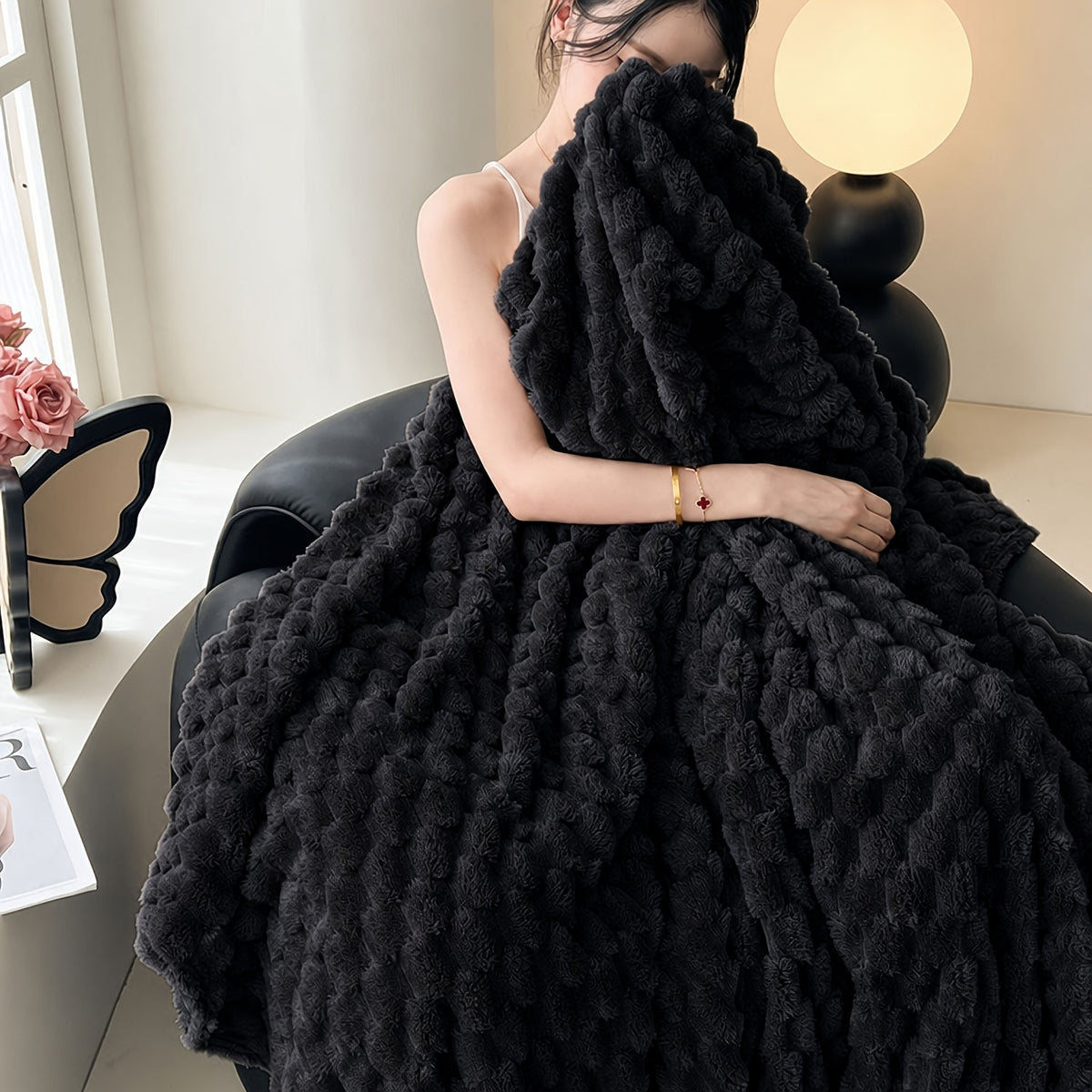 Super Soft Fuzzy Plush Throw Blanket 100% Polyester Lightweight Queen Size Bed Blanket for Women Bedroom Spring Summer 4 Colors 4 Sizes