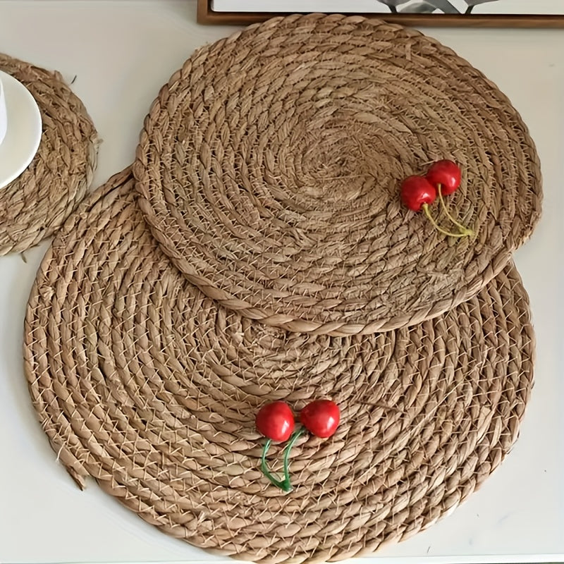 6pcs Natural Rattan Round Placemats 11.8in Heat Resistant Non-Slip Bohemian Wicker Table Mats for Dining Wedding Christmas Thanksgiving