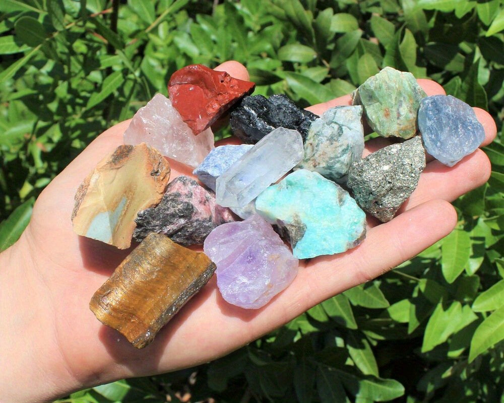 2000 Carats Assorted Natural Stones – Bulk Gemstone Mix for Jewelry Making, Craft Projects, Collecting, Gifting & Decorative Vase Filler