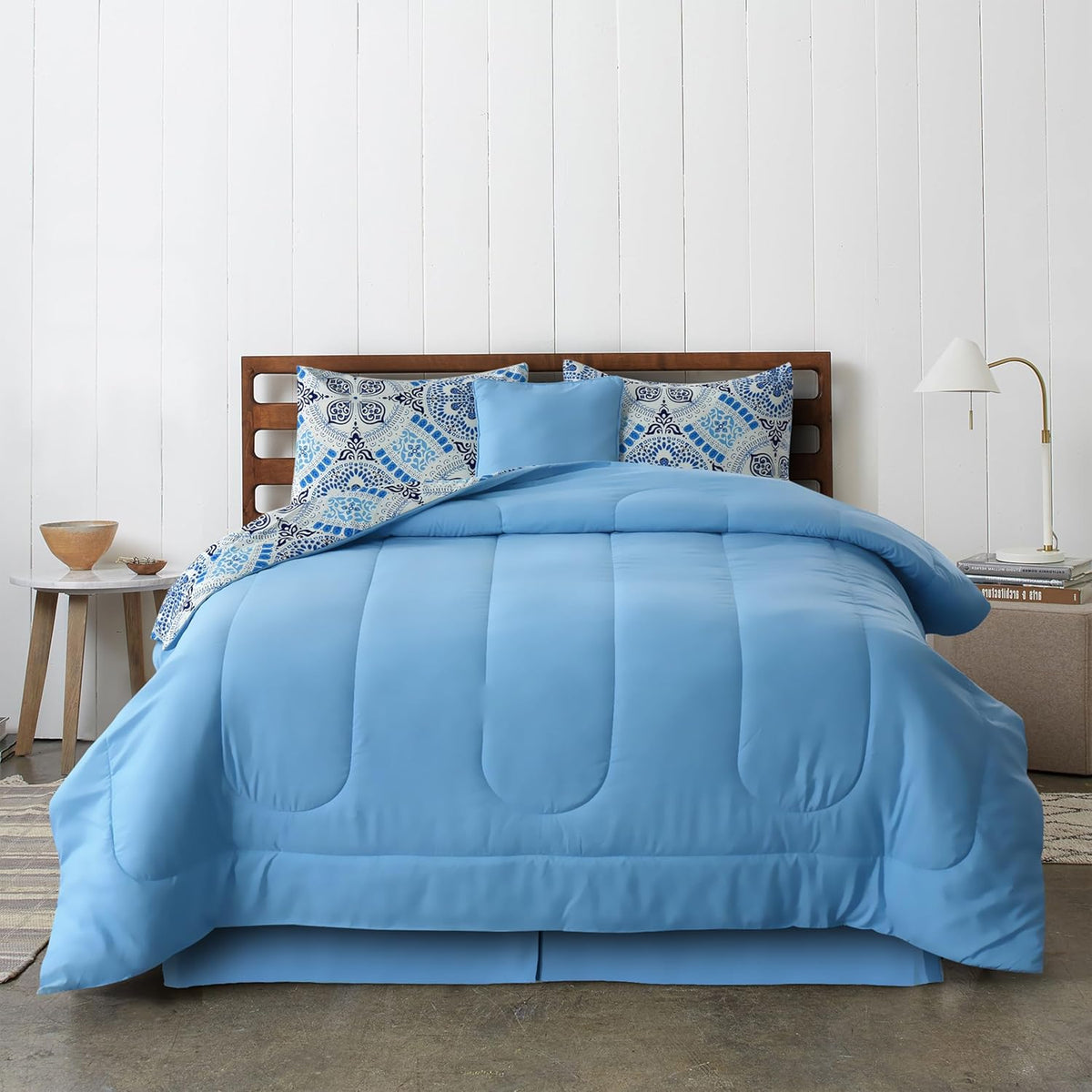 5-Piece Comforter Set – Reversible Quilted Down Alternative Bedding Set with Pillow Shams, Bed Skirt & Cushion | All Season | Twin, Queen, King