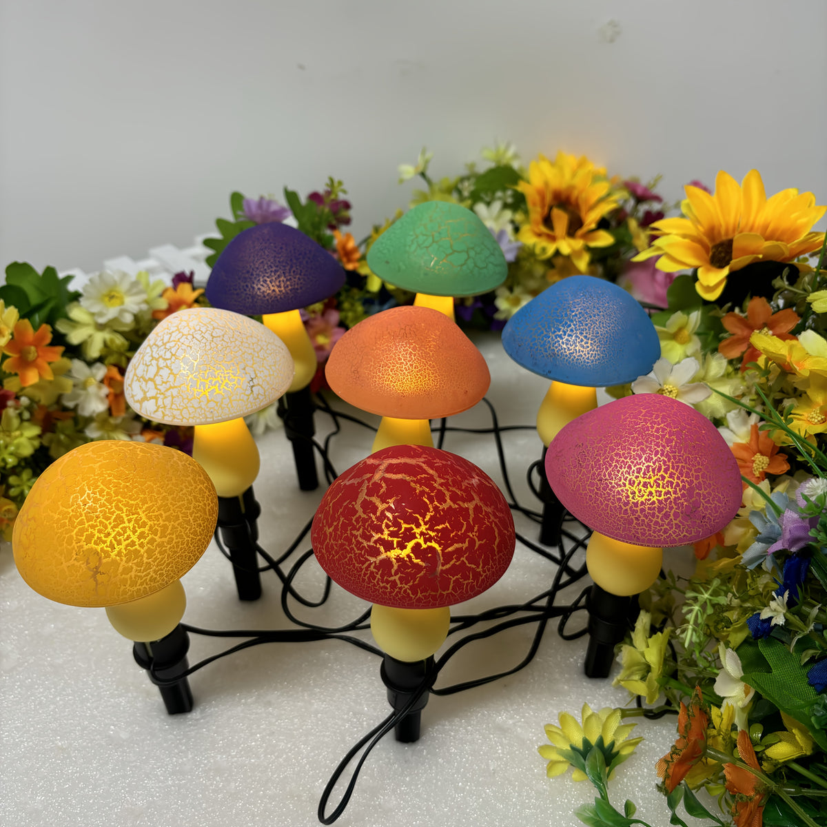 Solar Garden Mushroom Light with 8 Colorful Cracked Mushrooms & 8 LEDs – IP65 Waterproof Outdoor Landscape Lighting for Yard, Lawn, Patio & Terrace, Solar Powered Decorative Garden Light