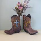 Western Cowboy Boots Resin Vase Ornament Hydroponic Flower Arrangement Container – Creative Light Luxury Living Room Home Decoration Decorative Accent Piece