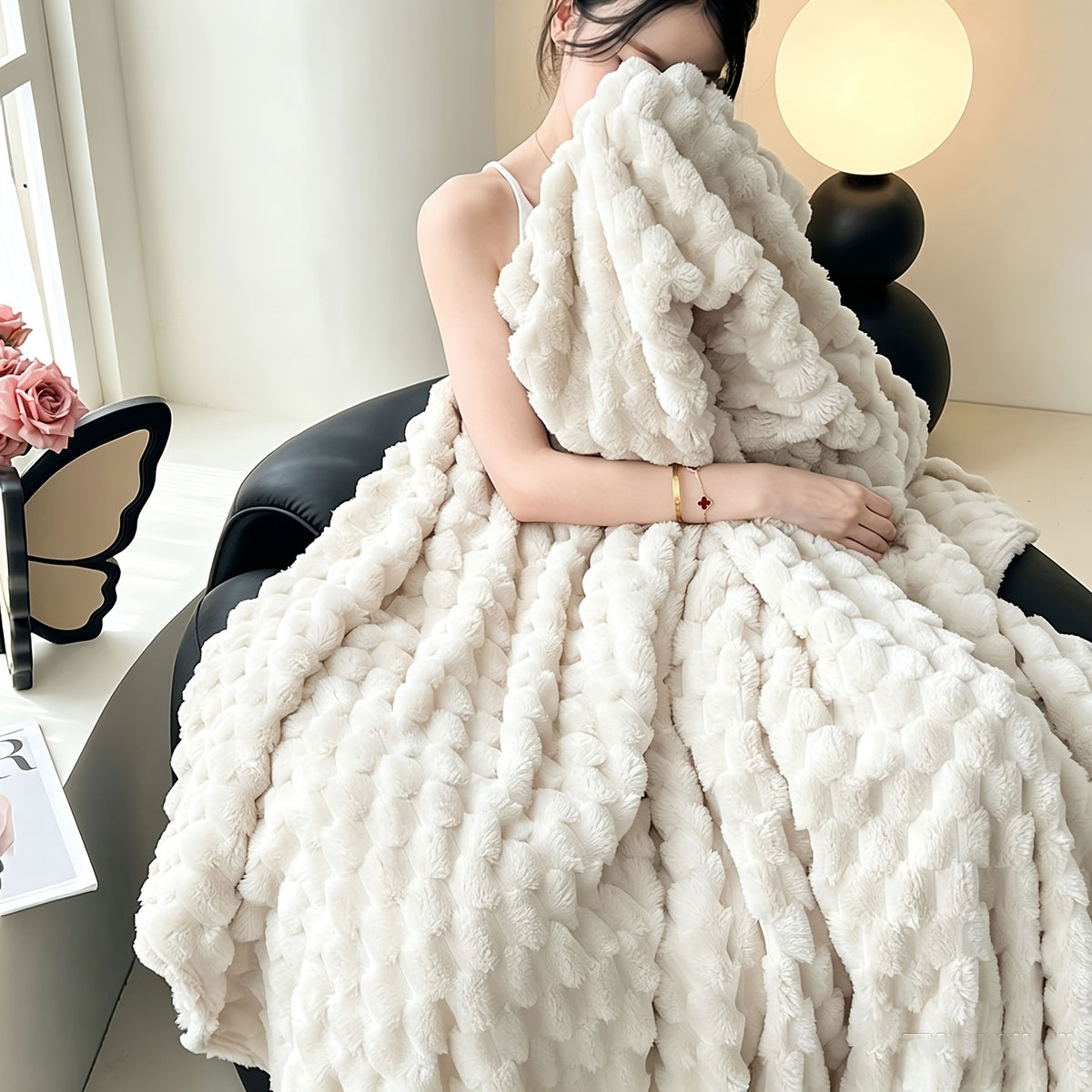 Super Soft Fuzzy Plush Throw Blanket 100% Polyester Lightweight Queen Size Bed Blanket for Women Bedroom Spring Summer 4 Colors 4 Sizes