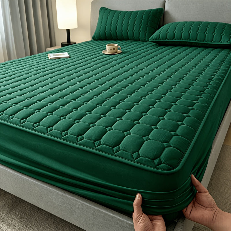 Quilted Mattress Protector Deep Pocket 15.75'' Non-Slip All Season Fitted Bed Cover – Solid Color Machine Washable Bedding Essential for Bedroom, Guest Room | Twin Full Queen King, 7 Colors