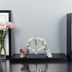 Skull Heart-Shaped Hand Resin Statue – Unique Desktop Decoration, Modern Art Decor & Halloween Decor Figurine, Spooky Gothic Gift