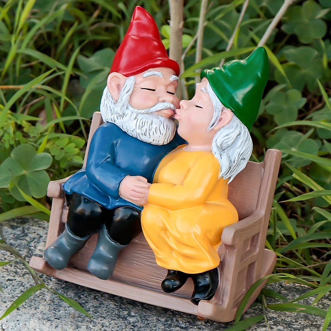 Kissing Couple Gnome Statue – Cute Garden Gnome Figurine for Indoor & Outdoor Decor | 5"L x 3.5"W x 6"H Romantic Gnome Sculpture | Valentine's Day, Wedding & Anniversary Gift